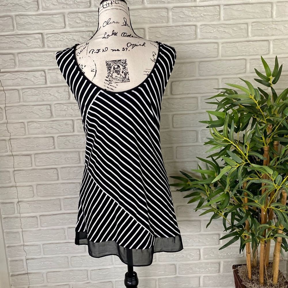 WHBM Black & White Striped Sleeveless Tunic - Picture 2 of 4